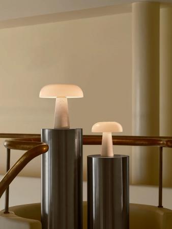 DFTP Glossy Tischleuchte Marmor in Opal weiss