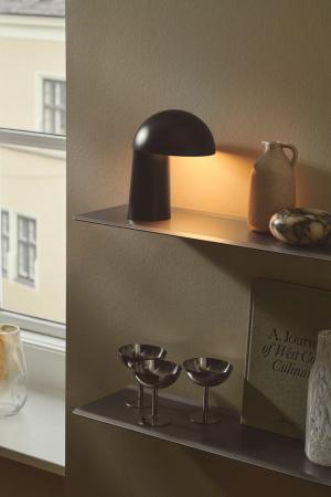 Design For The People Faye Portable Table Lamp Black – kabellose Designer-Tischleuchte von Charlotte Høncke