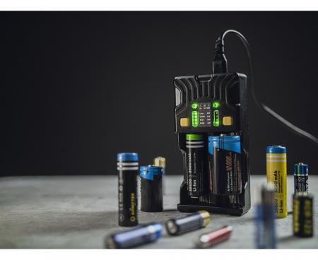 Armytek Uni C2 Steckertyp C - Universal-Ladegerät für IMR, Li-Ion 4.2V, Li-Ion 4.35V, Ni-MH, Ni-Cd und Li-FePO 4 - Akkus