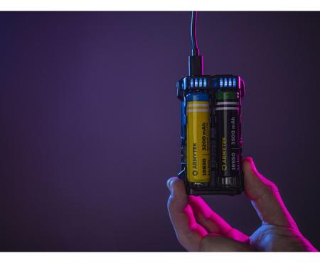Armytek Handy C2 VE Ladegerät für 2 Akkus mit Powerbank-Funktion