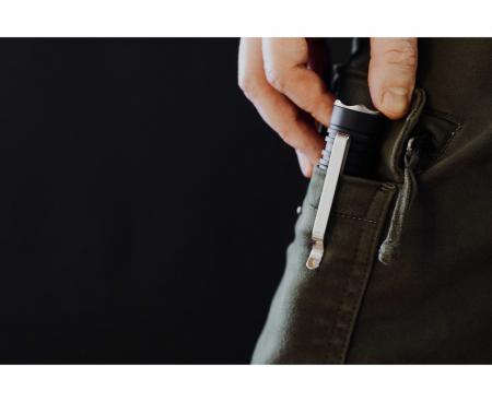 Armytek Prime C2 Pro Magnet USB Taschenlampe mit Magnethalterung akkubetrieben Warmes Licht