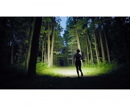 Armytek Wizard C2 Pro Max LR Taschen- und Stirnlampe mit Magnethalterung / Stirnhalterung akkubetrieben