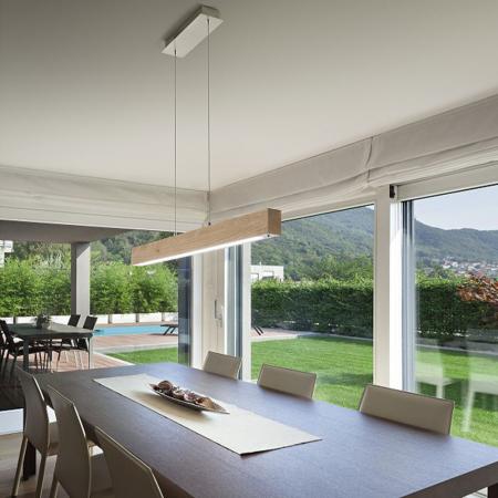Balkenförmige 110cm lange Eichenholz LED-Pendelleuchte Badia dimmbar mit Ober- und Unterlicht von Fabas Luce