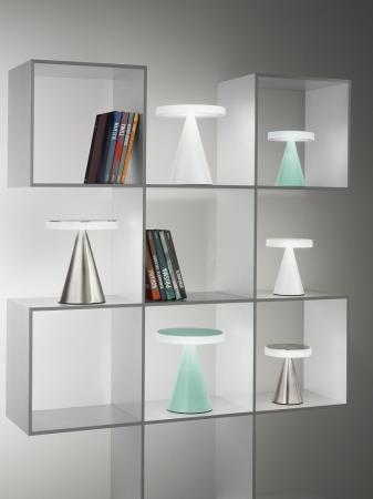 Neutra LED Tischleuchte in Gold edelmatt mit Touchdimmer von Fabas Luce