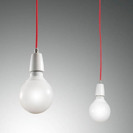 BLOG 5-flammige PENDELLEUCHTE IN WEISS MIT ROTEN TEXTILUMMANTELTEN KABELN VON FABAS LUCE