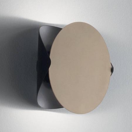 Shield LED-Wandleuchte mit verstellbarem Wandschild in Schwarz/Gold von Fabas Luce