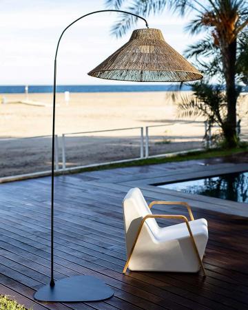 New Garden Kabellose Bogen Stehlampe NIZA - handgeflochtene Naturfaser - Akku für Innen & Außen mit Fernbedienung