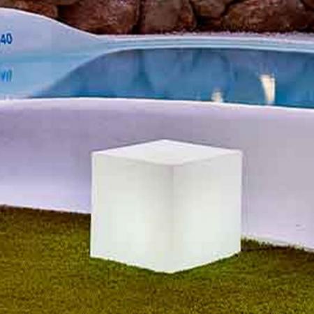 New Garden CUBY 40 Leuchtwürfel in weiss 230V - kaltweißes Licht - Länge Kabel 2 m - 40 x 40 cm - für Außen- und Innenanwendung IP65