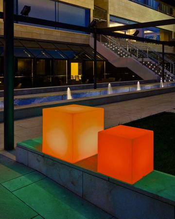 New Garden CUBY 40 Solar Leuchtwürfel RGB + Kaltes, Warmes und neutrales Licht, 40 x 40 cm - für Außen- und Innenanwendung IP65