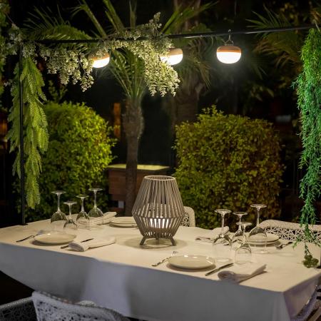 New Garden Conta Tischleuchte aus Recyclingkunststoff Akku Dimmbar Fernbedienung für Innen & Außen