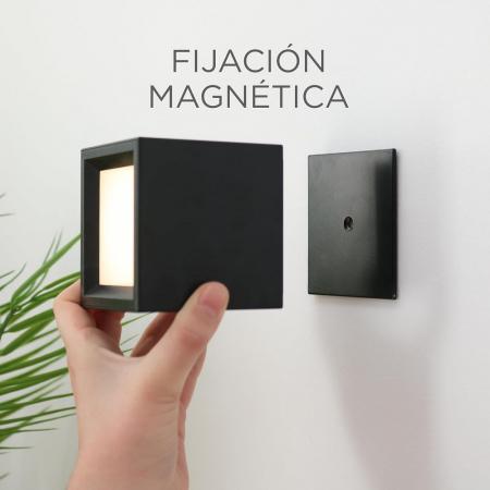 New Garden LED Wandleuchte Eckig kabellos USB schwarz