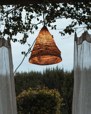 New Garden MARO Hängeleuchte mit 5 m Kabel für den Außenbereich mit E27 Fassung Naturfasern