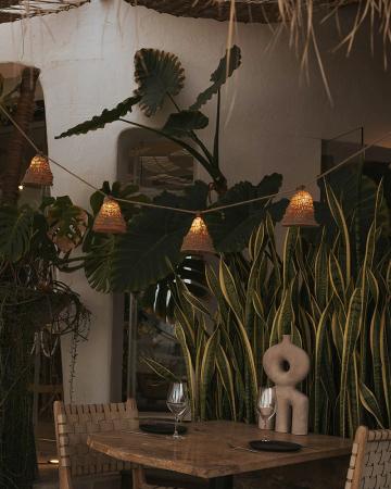 New Garden 10er Jute Lichterkette MARO IP44 mit Solapanel 5M lang, warmweißes Licht mit 10 Schirmchen