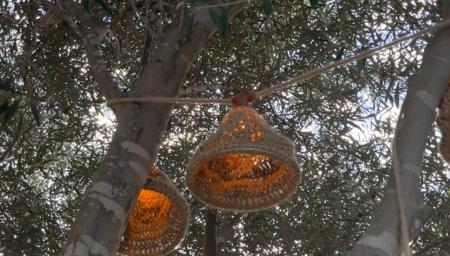 New Garden 10er Jute Lichterkette MARO IP44 mit Solapanel 5M lang, warmweißes Licht mit 10 Schirmchen