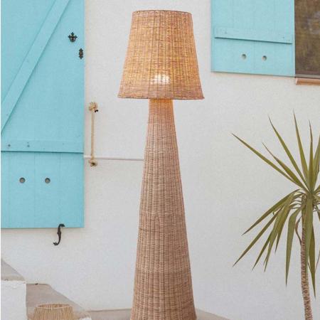 New Garden Akku-Stehlampe Lola 165 Natur, braun, Rattan, IP54 In & Out,165 cm hoch mit warmweißem Licht, USB C Kabel