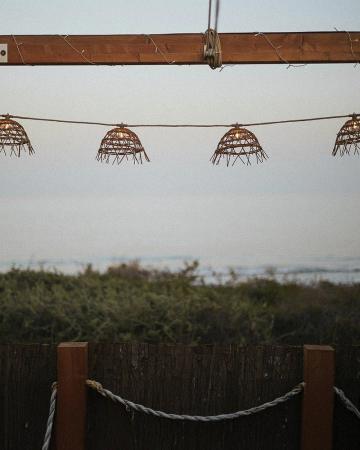 New Garden Solar LED-Lichterkette ALBA 8 Meter In&Out IP44 Licht: Warmweiss - mit 10 großen Rattan Schirmen - Ø 20 cm, Höhe 14 cm