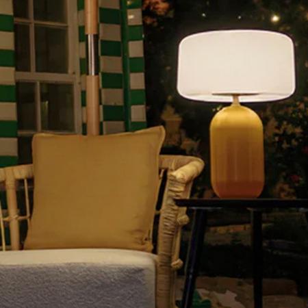 New Garden SOLAR-TISCHLAMPE PHOEBE 40 in Senf In&Out IP65 mit Fernbedienung und warmweiße Lichtfarbe