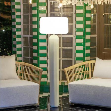 New Garden Solar Stehlampe PHOEBE 145 Mattbeige mit Akku, Fernbedienung, Dämmerungssensor, warmweißes Licht IP65 143cm hoch