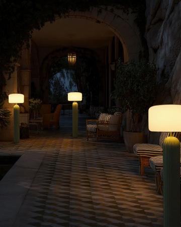 New Garden Solar Stehlampe PHOEBE 145 Oliven Grün mit Akku, Fernbedienung, Dämmerungssensor, warmweißes Licht IP65 143cm hoch