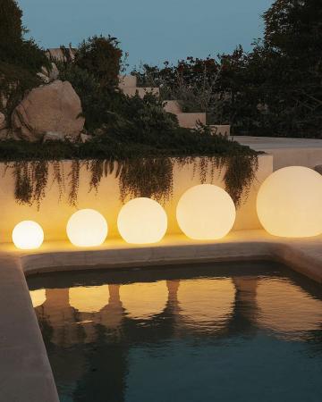 New Garden Große BULY 60 LED Gartenkugel weiss IP65 230 Volt mit Stecker und 2 M Kabel Ø 60 cm mit warmweißem Licht