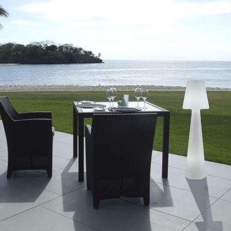 New Garden Lola 110 Stehlampe mit Kabel für 230V,  2700 K warmweißes Licht, 110 cm hoch, IP65