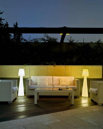 New Garden Lola 110 Stehlampe mit Kabel für 230V,  2700 K warmweißes Licht, 110 cm hoch, IP65