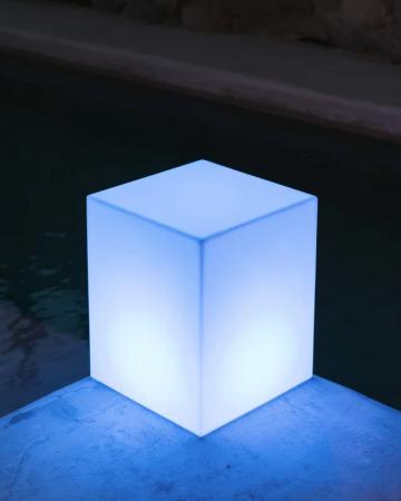 New Garden CUBY 53 Leuchtwürfel Sitz Solar Akku RGBW Fernbedienung 43 x 43 x 53 cm