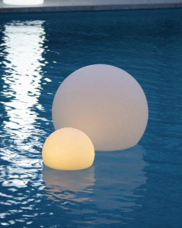 New Garden BULY 30 RGBW Solar LED-Garten Kugel schwimmfähig auch als Poollampe Akku IP68 Ø 30cm