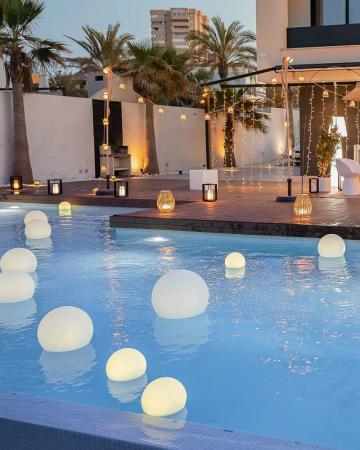 New Garden BULY 30 RGBW Solar LED-Garten Kugel schwimmfähig auch als Poollampe Akku IP68 Ø 30cm