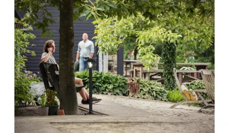 Philips Wegeleuchte Alpenglow schwarz mit E27 Fassung IP44