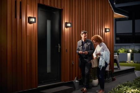 Philips myGarden LED Außenwandleuchte Parterre Schwarz in Würfelform