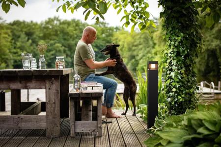 Philips 77cm hohe LED Wegeleuchte Parterre Schwarz