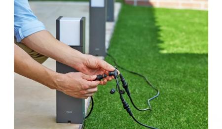 Philips Wegeleuchte Arbour in stilvollem Anthrazit Niederspannung 4000k neutralweißes Licht