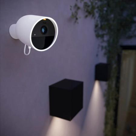 Philips Hue Secure kabelgebundene Smart Home Überwachungskamera Full HD Video drinnen oder draußen weiß