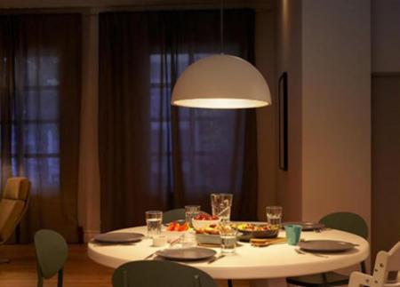 PHILIPS Master E27 Ultra Efficientes LED Leuchtmittel 4W wie 60W warmweißes Licht in trendiger Filamentoptik