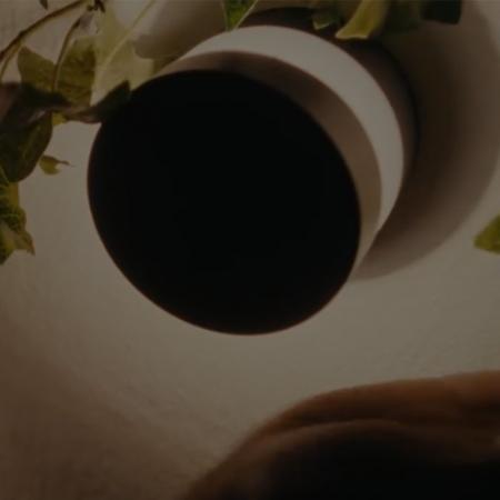 Philips Wandleuchte Laven in Schwarz 6W, 2700 Kelvin warmweißes Licht, IP44