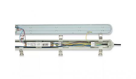 120cm Philips Ledinaire Feuchtraumleuchte WT065C LED 1200mm 2900–4800lm 4000K IP65 IK08 MultiLumen