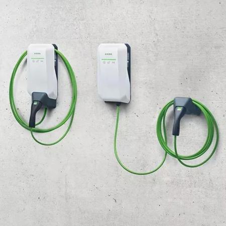KEBA KeContact P40 Pro 22 kW, 3-phasig, 6 m Typ-2-Kabel, Weiß, LTE, WLAN, LAN, Bluetooth, RFID, MID, eichrechtskonform, Hersteller-Art.-Nr. 131.131