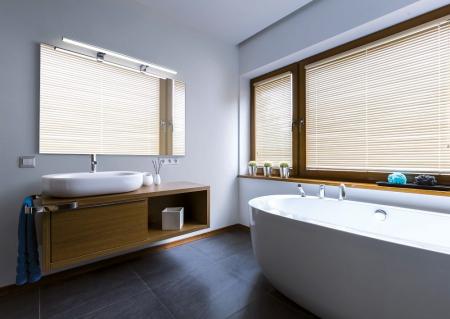 100cm Helestra GAIA LED Spiegel Aufsatzleuchte & Kleiderschrankleuchte mit Fernbedienung