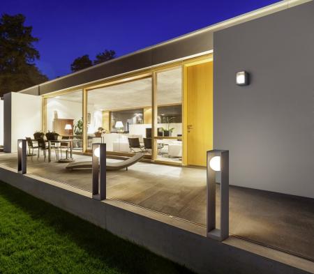 HELESTRA DAY LED-Wandleuchte 8,3 W 590 lm 3000 K Warmweiß Ra 90 230 V IP65 Graphit