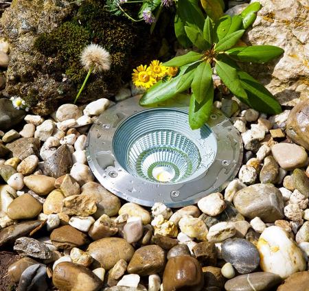 Leistungsstarker LED Bodeneinbaustrahler rund Außen IP67 24W 3000K 1636lm EVN