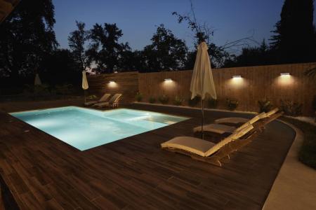 Osram ENDURA STYLE BRICKLUME Solar Wandleuchte wide weiß - indirekte Beleuchtung, Bewegungsmelder, Tageslichtsensor, IP65, armweiße Lichtfarbe