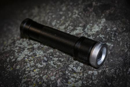 Ledvance LED Taschenlampe FLASHLIGHT SPOTLIGHT TACTICAL für 6xAAA Batterien exkl. IP65