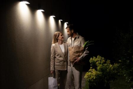 Osram ENDURA STYLE BRICKLUME Sensor Solarleuchte Wandleuchte anthrazit - indirekte Beleuchtung, Bewegungsmelder, Tageslichtsensor, IP65, warmweiße Lichtfarbe