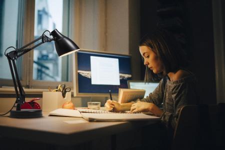 OSRAM Tischleuchte Office Line Desk Pear E27 schwarz