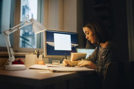 OSRAM Tischleuchte Office Line Desk Pear E27 weiß