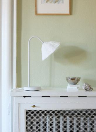 OSRAM Tischleuchte Decor Lotus Leaf weiß aus Metall und Pappmaschee dimmbar für E14