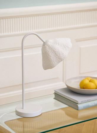 OSRAM Tischleuchte Decor Lotus Leaf weiß aus Metall und Pappmaschee dimmbar für E14