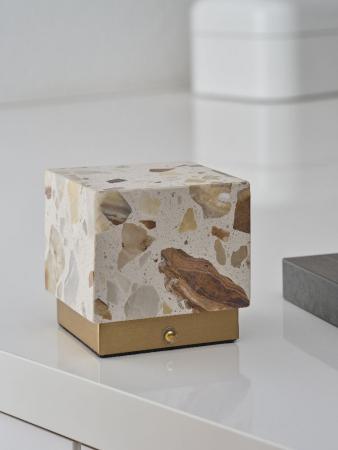 Osram Akku Tischleuchte Decor Gleam aus Terrazzo Stein dimmbar und mit veränerbarer Farbtemperatur (CCT) Beige