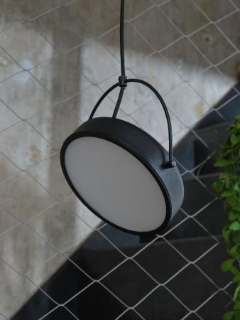 Osram Pendelleuchte Decor Puck aus Stahl in Schwarz mit warmweißem Licht